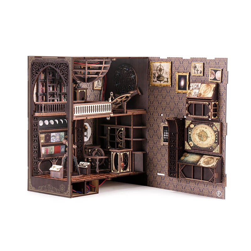 Astronomy Museum Book Nook Game