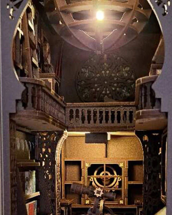 Astronomy Museum Book Nook Game