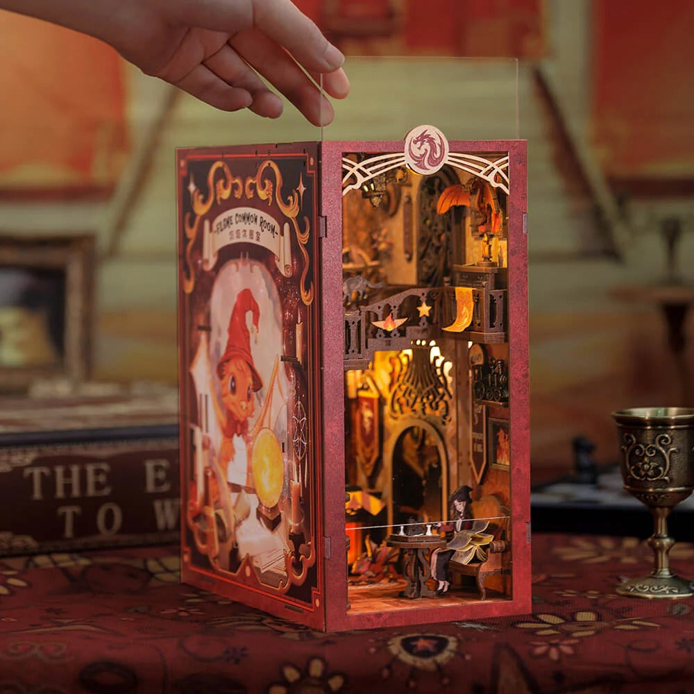 Flame Common Room Book Nook Game