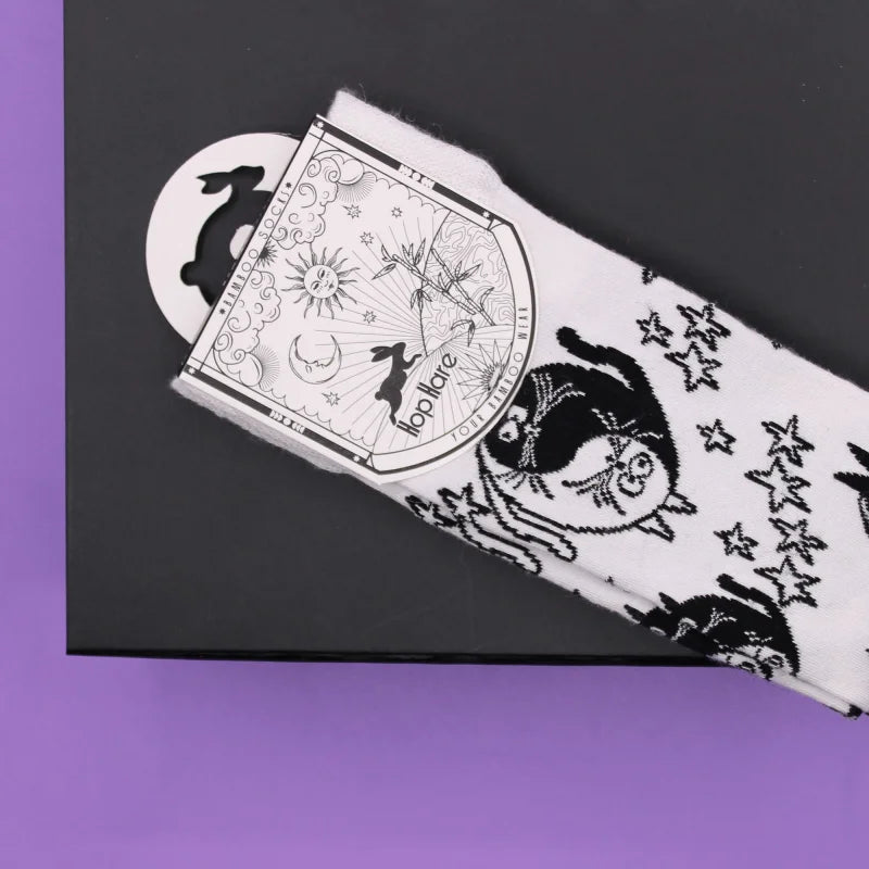 Hop Hare Bamboo Socks S/M (3.5-6.5) - Ying Yang Cats