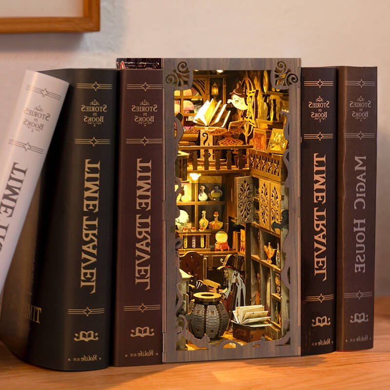 Magic Night Book Nook Game