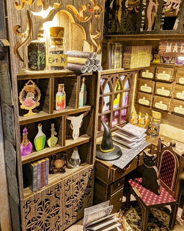 Magic Pharmacist Book Nook Game