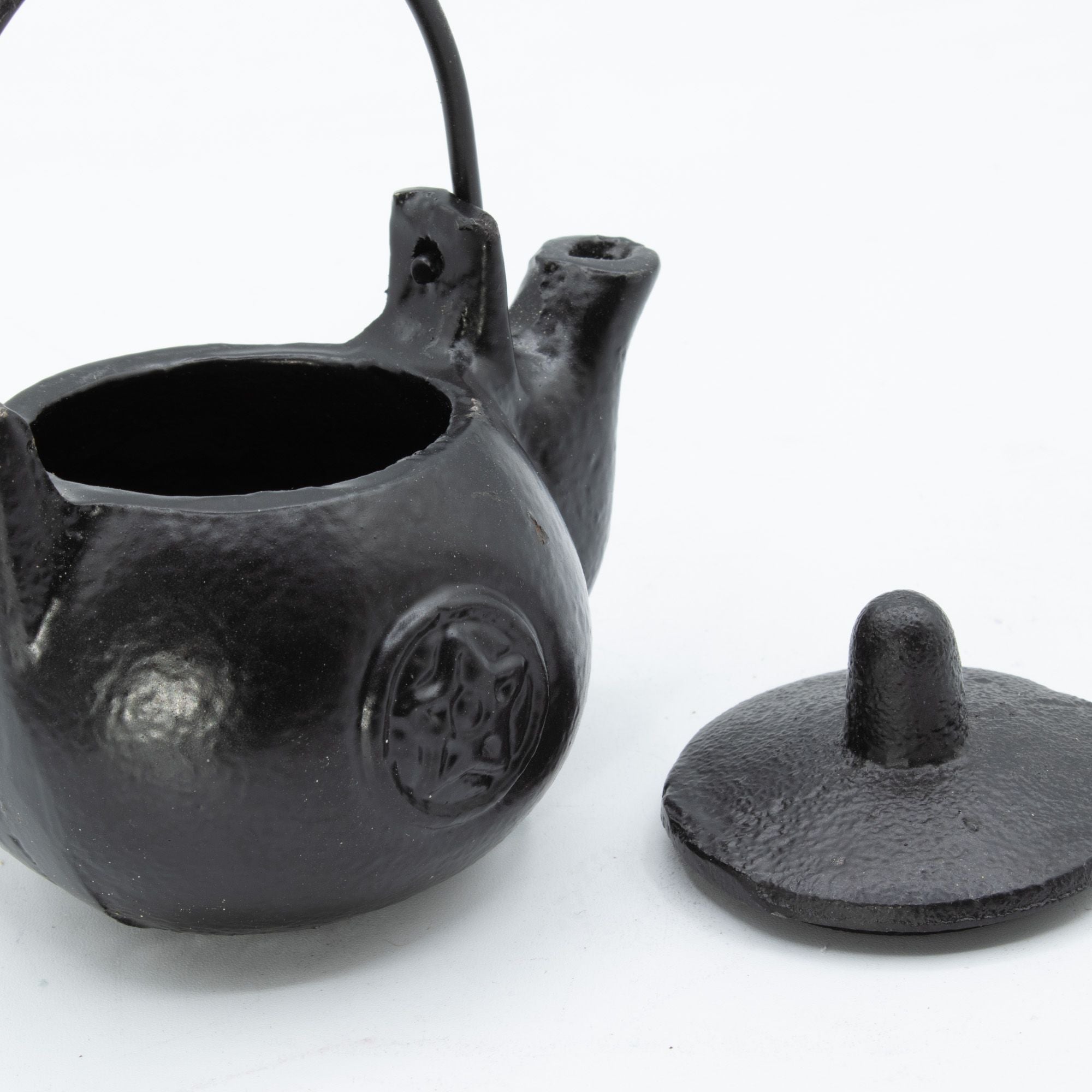 Small Cast Iron Ritual Pot with Pentagon 8x8x10cm Bowls and Cauldrons