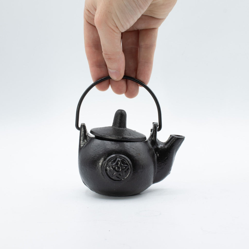 Small Cast Iron Ritual Pot with Pentagon 8x8x10cm Bowls and Cauldrons