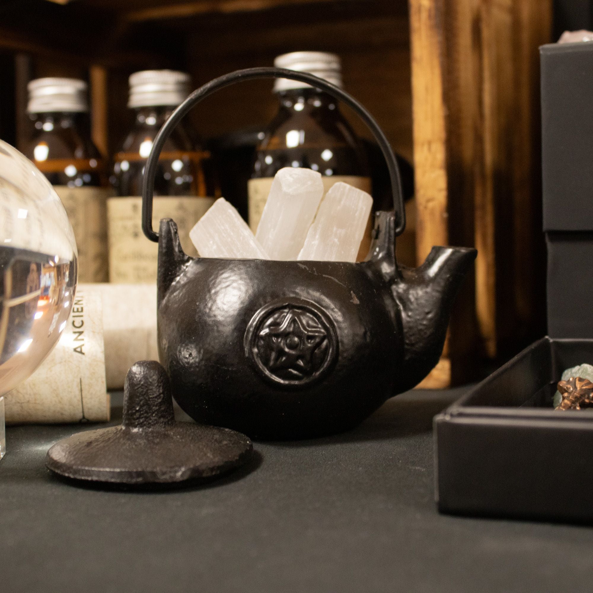 Small Cast Iron Ritual Pot with Pentagon 8x8x10cm Bowls and Cauldrons