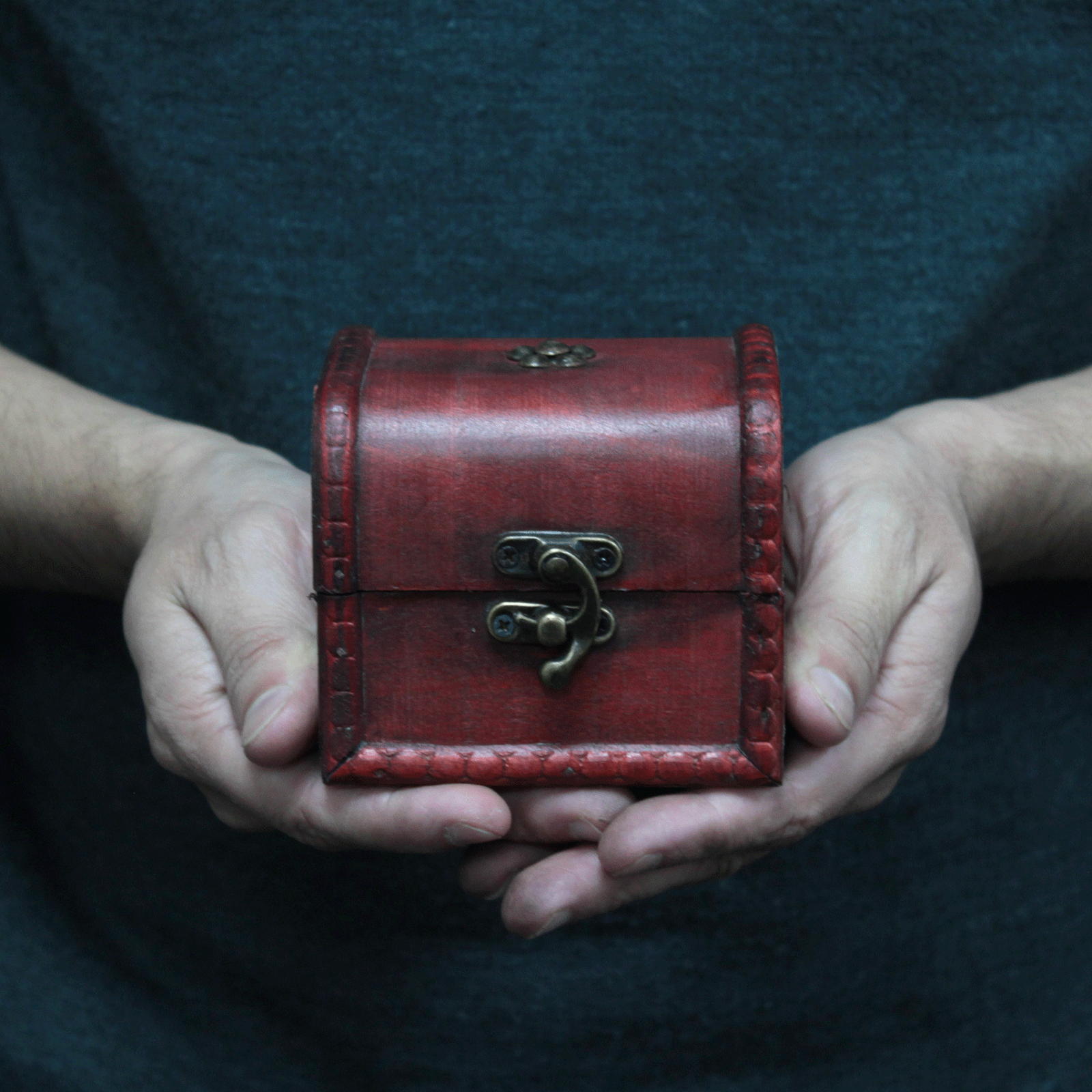 Small Classic Chest (same inside Colb-23) From Witch, Please!